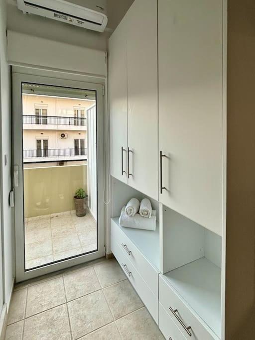 Bright New Small Appartement *