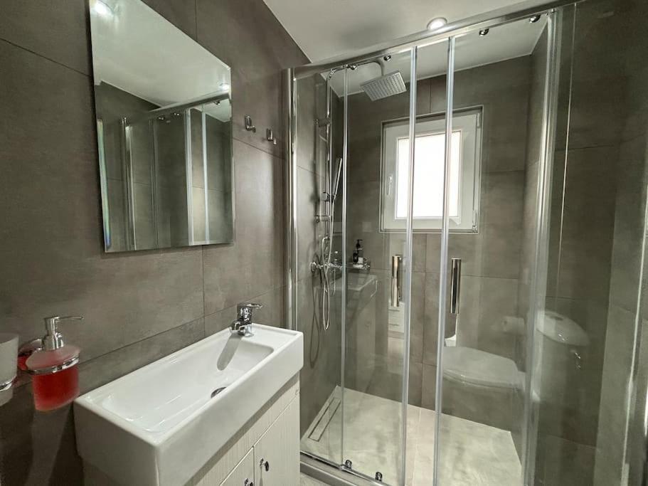 Appartement Bright New Small Iraklion